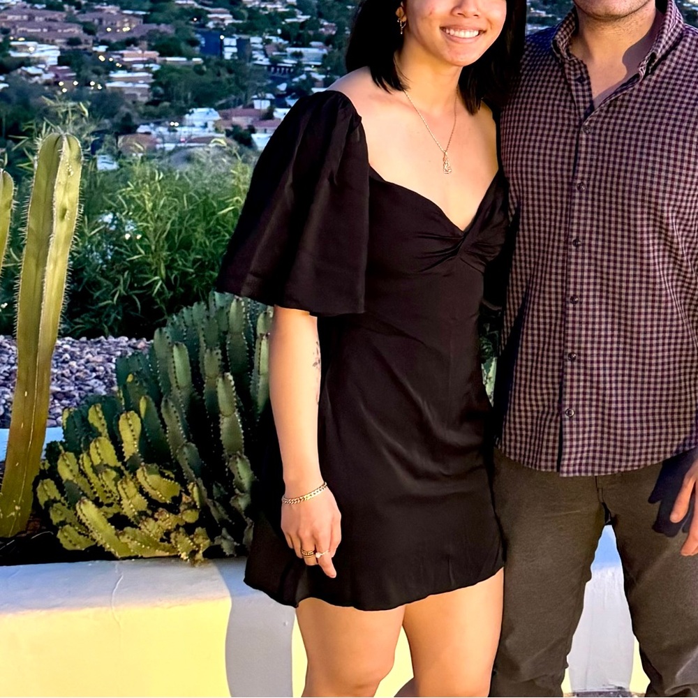 Abercrombie Romper With Flutter Sleeves And Tie B… - image 1